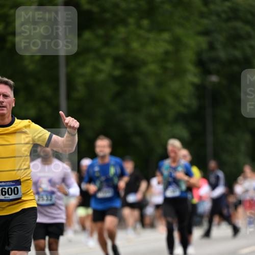 29.06.2025 - hella hamburg halbmarathon Dr. Thomas Lammeyer http://msf.ph/oto/8448311 29.06.2025 10:58:48 Kennedybrücke 1779, 1822, 2600, 3249, 3364, 3857, 4039, 4323, 4720, 4838, 5185, 5309, 5815, 5856, 5933, 6468, 6583, 6987, 7670, 7874, 7946, 7986, 9130, 11354 meine-sportfotos.de