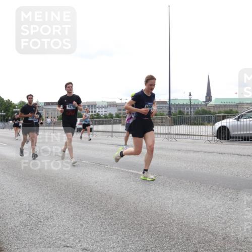 29.06.2025 - hella hamburg halbmarathon Lena Gebhardt http://msf.ph/oto/8448331 29.06.2025 10:30:29 Lombardsbrücke 15938, 4575, 1686, 1059, 1547, 1647, 2569, 2754, 2755, 2901, 3281, 3443, 3573, 4198, 4575, 4819, 6344, 6598, 6616, 6626, 7071, 7120, 8792, 9830, 10880, 11984, 12349, 12350, 12460, 12461, 12504, 12687, 12688, 12710, 13418, 14216, 14304, 14421, 15299, 15757, 15789, 15938, 16182, 16504, 16601, 16604, 16735, 16769, 16791, 16864, 18046, 18362, 18503, 18671, 18795, 18860 meine-sportfotos.de