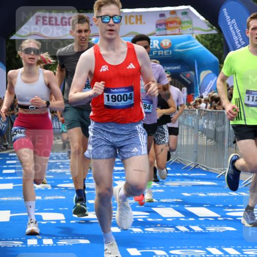 29.06.2025 - hella hamburg halbmarathon Strokosch-Dieckow http://msf.ph/oto/8448335 29.06.2025 10:38:44 Ziel 2296, 2719, 4148, 5248, 6684, 8450, 9264, 9403, 9540, 10218, 11055, 11281, 11282, 12772, 13755, 13800, 14093, 15372, 18188, 19004 meine-sportfotos.de