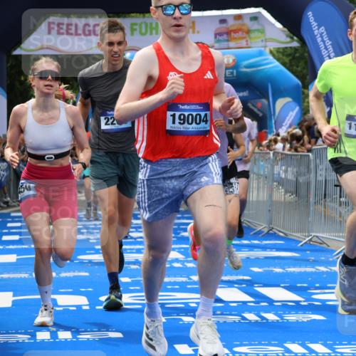 29.06.2025 - hella hamburg halbmarathon Strokosch-Dieckow http://msf.ph/oto/8448362 29.06.2025 10:38:44 Ziel 2296, 2719, 4148, 5248, 6684, 8450, 9264, 9403, 9540, 10218, 11055, 11281, 11282, 12772, 13755, 13800, 14093, 15372, 18188, 19004 meine-sportfotos.de