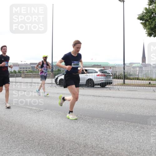 29.06.2025 - hella hamburg halbmarathon Lena Gebhardt http://msf.ph/oto/8448386 29.06.2025 10:30:30 Lombardsbrücke 75, 15938, 15789, 16864, 1059, 1547, 1647, 2569, 2754, 2755, 2901, 3281, 3443, 3573, 4198, 4575, 4819, 6344, 6556, 6598, 6616, 6626, 7071, 7120, 9830, 10880, 11984, 12349, 12350, 12460, 12461, 12504, 12687, 12688, 12710, 13418, 14216, 14304, 14421, 15299, 15757, 15789, 15938, 16182, 16504, 16601, 16604, 16735, 16769, 16791, 16864, 18046, 18362, 18503, 18671, 18795, 18860 meine-sportfotos.de