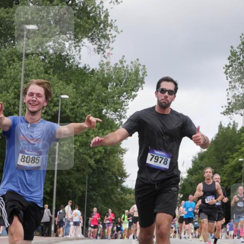 29.06.2025 - hella hamburg halbmarathon Luisa Fischer http://msf.ph/oto/8448410 29.06.2025 10:30:40 Kennedybrücke 8085, 7978, 8215, 4, 11740, 2080, 2643, 5369, 5495, 7314, 7944, 7978, 8085, 8215, 9567 meine-sportfotos.de
