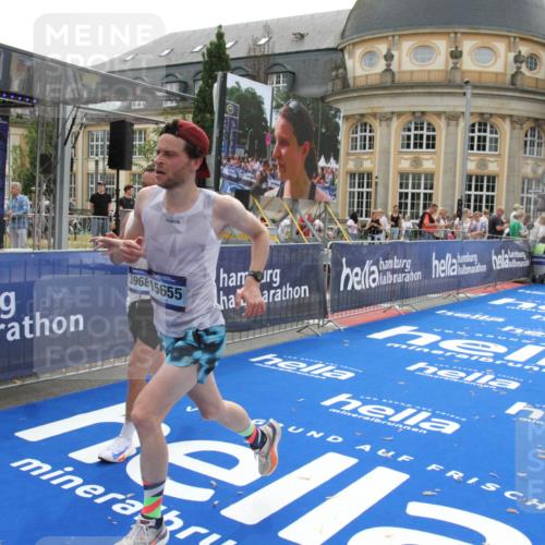 29.06.2025 - hella hamburg halbmarathon Michael Strokosch http://msf.ph/oto/8448423 29.06.2025 10:28:48 Ziel 1953, 2604, 3968, 6090, 10486, 15655, 17428, 18763 meine-sportfotos.de