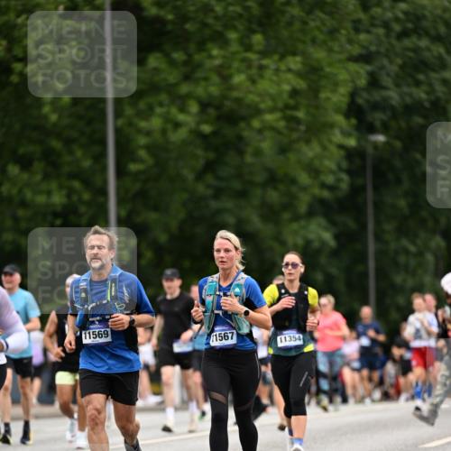 29.06.2025 - hella hamburg halbmarathon Dr. Thomas Lammeyer http://msf.ph/oto/8448428 29.06.2025 10:58:49 Kennedybrücke 1779, 1822, 2600, 3249, 3364, 3857, 4039, 4720, 4838, 5185, 5309, 5815, 5856, 5933, 6583, 6987, 7670, 7874, 7946, 7986, 9130, 9764, 11354 meine-sportfotos.de