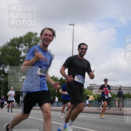 29.06.2025 - hella hamburg halbmarathon Luisa Fischer http://msf.ph/oto/8448457 29.06.2025 10:30:42 Kennedybrücke 797, 8085, 2080, 2643, 5369, 5495, 5825, 7944, 7978, 8085, 8215, 9567 meine-sportfotos.de