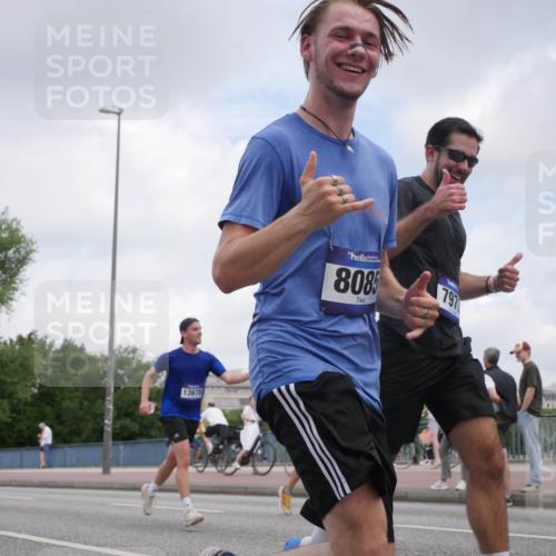29.06.2025 - hella hamburg halbmarathon Luisa Fischer http://msf.ph/oto/8448469 29.06.2025 10:30:42 Kennedybrücke 13678, 808, 797, 2080, 2643, 5369, 5495, 5825, 7944, 7978, 8085, 8215, 9567 meine-sportfotos.de