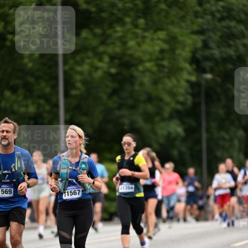 29.06.2025 - hella hamburg halbmarathon Dr. Thomas Lammeyer http://msf.ph/oto/8448511 29.06.2025 10:58:50 Kennedybrücke 1779, 1822, 2600, 3364, 3857, 4039, 4720, 4838, 5185, 5309, 5815, 5856, 5933, 6583, 6987, 7670, 7874, 7946, 7986, 9130, 9764, 11354 meine-sportfotos.de