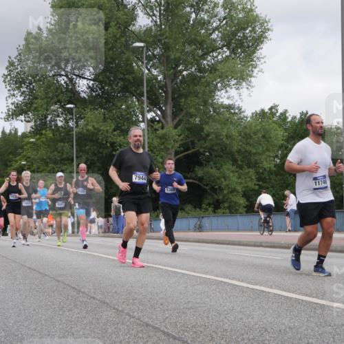 29.06.2025 - hella hamburg halbmarathon Luisa Fischer http://msf.ph/oto/8448512 29.06.2025 10:30:45 Kennedybrücke 582, 16838, 9567, 2080, 7944, 5369, 11740, 2080, 5369, 5825, 7944, 8215, 9567 meine-sportfotos.de