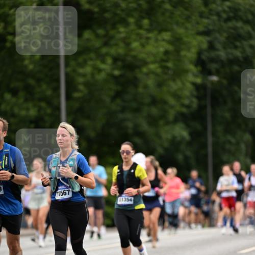 29.06.2025 - hella hamburg halbmarathon Dr. Thomas Lammeyer http://msf.ph/oto/8448521 29.06.2025 10:58:51 Kennedybrücke 1779, 1822, 2600, 3364, 3857, 4039, 4720, 5185, 5309, 5815, 5856, 5933, 6583, 6987, 6988, 7670, 7874, 7946, 7986, 9130, 9764, 11354 meine-sportfotos.de