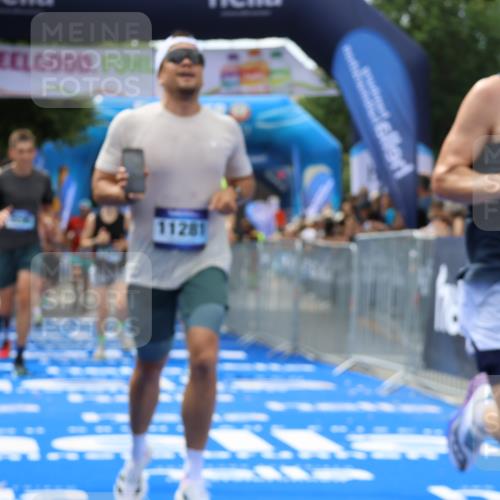 29.06.2025 - hella hamburg halbmarathon Strokosch-Dieckow http://msf.ph/oto/8448524 29.06.2025 10:38:42 Ziel 2296, 2719, 4148, 5248, 6684, 8450, 9264, 9403, 9540, 10218, 11055, 11281, 11282, 12772, 13755, 13800, 14093, 15372, 17154, 18188, 19004 meine-sportfotos.de