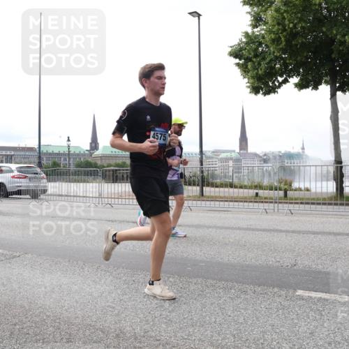 29.06.2025 - hella hamburg halbmarathon Lena Gebhardt http://msf.ph/oto/8448544 29.06.2025 10:30:31 Lombardsbrücke 4575, 1059, 1547, 1647, 2569, 2754, 2755, 2901, 3281, 3443, 3573, 4198, 4575, 4819, 6344, 6556, 6598, 6616, 6626, 7071, 7120, 9830, 10880, 11984, 12349, 12350, 12460, 12461, 12504, 12687, 12688, 12710, 13418, 14216, 14304, 14421, 15299, 15757, 15789, 15938, 16182, 16504, 16601, 16604, 16735, 16769, 16791, 16864, 18046, 18362, 18503, 18671, 18795, 18860 meine-sportfotos.de