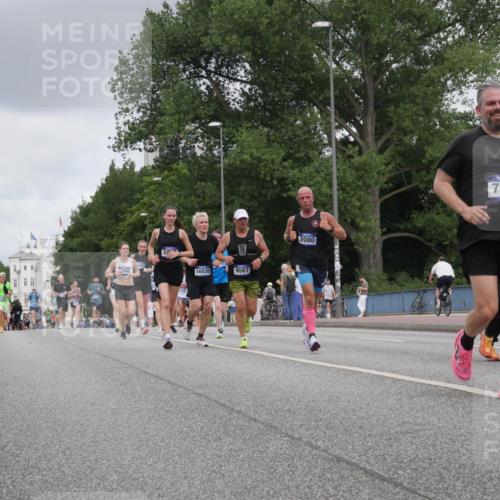 29.06.2025 - hella hamburg halbmarathon Luisa Fischer http://msf.ph/oto/8448549 29.06.2025 10:30:46 Kennedybrücke 2766, 5, 16838, 9567, 2080, 7944, 2080, 5369, 5825, 7944, 8215, 9567 meine-sportfotos.de