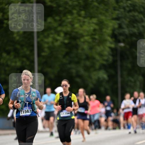 29.06.2025 - hella hamburg halbmarathon Dr. Thomas Lammeyer http://msf.ph/oto/8448565 29.06.2025 10:58:51 Kennedybrücke 1779, 1822, 2600, 3364, 3857, 4039, 4720, 5185, 5309, 5815, 5856, 5933, 6583, 6987, 6988, 7670, 7874, 7946, 7986, 9130, 9764, 11354 meine-sportfotos.de