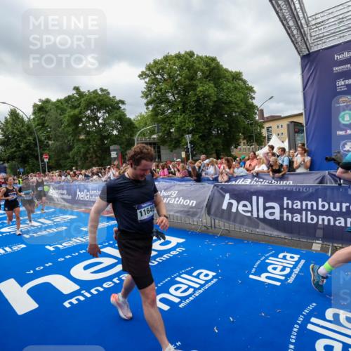 29.06.2025 - hella hamburg halbmarathon Zöllner http://msf.ph/oto/8448579 29.06.2025 10:58:25 Ziel 1595, 4550, 4592, 4708, 5347, 6138, 6147, 7476, 9230, 9485, 11645, 11808, 14355, 15434, 16531, 17415, 18266, 18891 meine-sportfotos.de