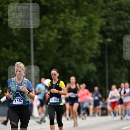 29.06.2025 - hella hamburg halbmarathon Dr. Thomas Lammeyer http://msf.ph/oto/8448581 29.06.2025 10:58:51 Kennedybrücke 1779, 1822, 2600, 3364, 3857, 4039, 4720, 5185, 5309, 5815, 5856, 5933, 6583, 6987, 6988, 7670, 7874, 7946, 7986, 9130, 9764, 11354 meine-sportfotos.de
