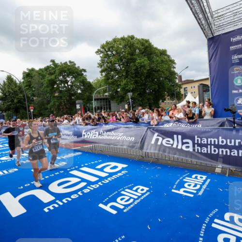 29.06.2025 - hella hamburg halbmarathon Zöllner http://msf.ph/oto/8448618 29.06.2025 10:58:26 Ziel 1595, 4550, 4708, 4767, 5347, 6138, 6147, 7476, 9485, 11645, 11808, 14355, 15434, 16531, 17415, 18266, 18891 meine-sportfotos.de