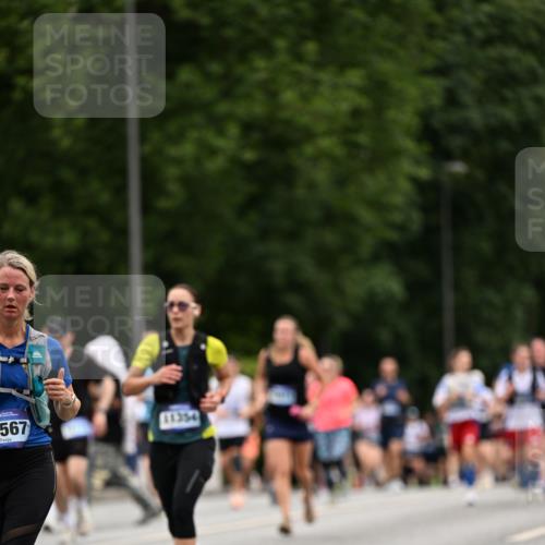 29.06.2025 - hella hamburg halbmarathon Dr. Thomas Lammeyer http://msf.ph/oto/8448625 29.06.2025 10:58:52 Kennedybrücke 1779, 1822, 2600, 3364, 3857, 4039, 4720, 5185, 5309, 5815, 5856, 5933, 6583, 6987, 6988, 7670, 7874, 7946, 7986, 9130, 9764, 11354 meine-sportfotos.de