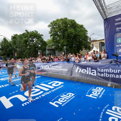 29.06.2025 - hella hamburg halbmarathon Zöllner http://msf.ph/oto/8448643 29.06.2025 10:58:26 Ziel 1595, 4550, 4708, 4767, 5347, 6138, 6147, 7476, 9485, 11645, 11808, 14355, 15434, 16531, 17415, 18266, 18891 meine-sportfotos.de
