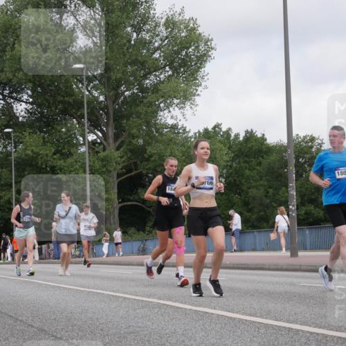 29.06.2025 - hella hamburg halbmarathon Luisa Fischer http://msf.ph/oto/8448679 29.06.2025 10:30:52 Kennedybrücke 15123, 179, 18, 766, 18097, 1148, 1793, 2080, 4372, 5825, 7234, 8327, 9567 meine-sportfotos.de
