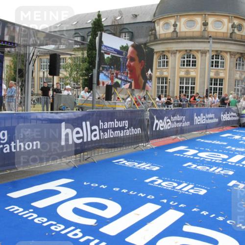 29.06.2025 - hella hamburg halbmarathon Michael Strokosch http://msf.ph/oto/8448680 29.06.2025 10:28:55 Ziel 1827, 2604, 10486, 18763 meine-sportfotos.de