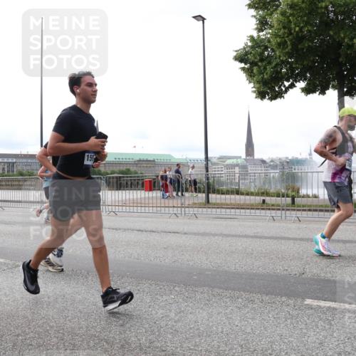 29.06.2025 - hella hamburg halbmarathon Lena Gebhardt http://msf.ph/oto/8448684 29.06.2025 10:30:31 Lombardsbrücke 4819, 159, 1059, 1547, 1647, 2569, 2754, 2755, 2901, 3281, 3443, 3573, 4198, 4575, 4819, 6344, 6556, 6598, 6616, 6626, 7071, 7120, 9830, 10880, 11984, 12349, 12350, 12460, 12461, 12504, 12687, 12688, 12710, 13418, 14216, 14304, 14421, 15299, 15757, 15789, 15938, 16182, 16504, 16601, 16604, 16735, 16769, 16791, 16864, 18046, 18362, 18503, 18671, 18795, 18860 meine-sportfotos.de