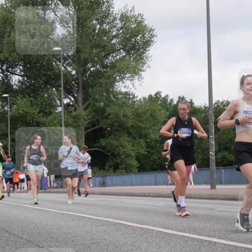 29.06.2025 - hella hamburg halbmarathon Luisa Fischer http://msf.ph/oto/8448688 29.06.2025 10:30:53 Kennedybrücke 18256, 15123, 8327, 15608, 18805, 766, 1148, 1793, 4372, 5825, 7234, 8327, 9567 meine-sportfotos.de
