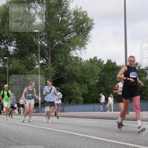 29.06.2025 - hella hamburg halbmarathon Luisa Fischer http://msf.ph/oto/8448693 29.06.2025 10:30:54 Kennedybrücke 15123, 15608, 18805, 1148, 1793, 4372, 5825, 7234, 8327 meine-sportfotos.de
