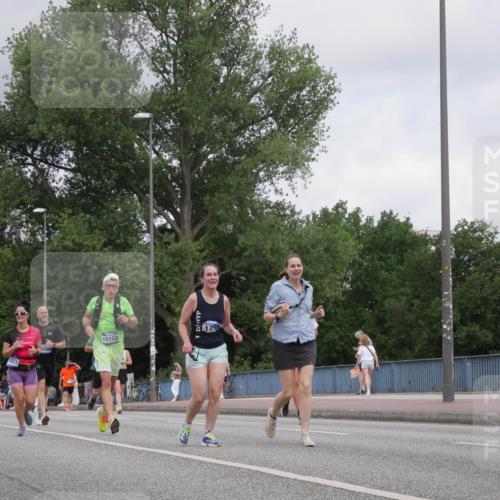 29.06.2025 - hella hamburg halbmarathon Luisa Fischer http://msf.ph/oto/8448716 29.06.2025 10:30:55 Kennedybrücke 4372, 4021, 3256, 15123, 17, 1148, 1793, 4372, 7234, 8327 meine-sportfotos.de