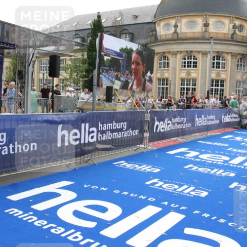 29.06.2025 - hella hamburg halbmarathon Michael Strokosch http://msf.ph/oto/8448744 29.06.2025 10:29:01 Ziel 1827, 18874, 19142 meine-sportfotos.de