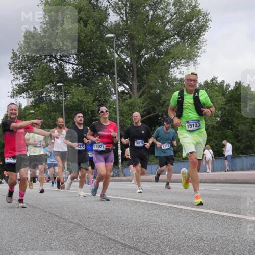 29.06.2025 - hella hamburg halbmarathon Luisa Fischer http://msf.ph/oto/8448761 29.06.2025 10:30:57 Kennedybrücke 4020, 48, 13296, 4372, 40, 14021, 18256, 8327, 15123, 1148, 1530, 1793, 4372, 5903, 7234, 8327 meine-sportfotos.de
