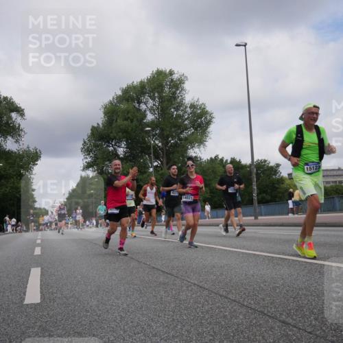 29.06.2025 - hella hamburg halbmarathon Luisa Fischer http://msf.ph/oto/8448790 29.06.2025 10:30:59 Kennedybrücke 14020, 18256, 4372, 1148, 14021, 15123, 15608, 1148, 1530, 1793, 4372, 5903, 7234, 8327 meine-sportfotos.de