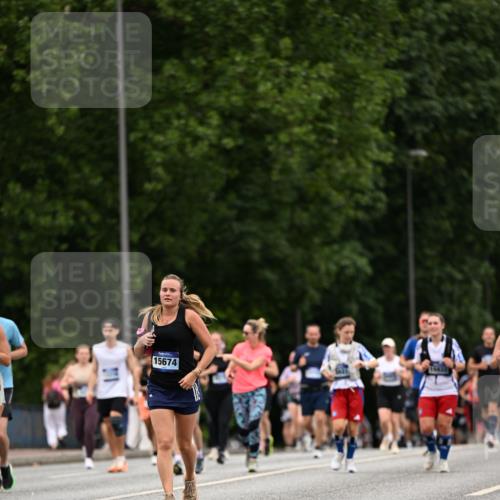 29.06.2025 - hella hamburg halbmarathon Dr. Thomas Lammeyer http://msf.ph/oto/8448793 29.06.2025 10:58:54 Kennedybrücke 1779, 1822, 2600, 3364, 3857, 4039, 4720, 5185, 5309, 5815, 5856, 5933, 6279, 6583, 6987, 6988, 7670, 7874, 7946, 7986, 9130, 9764, 11354 meine-sportfotos.de