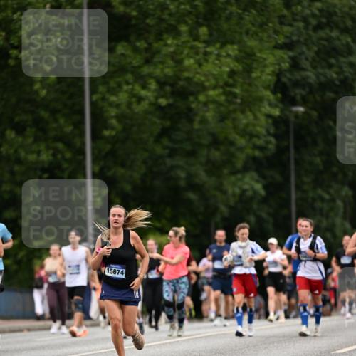 29.06.2025 - hella hamburg halbmarathon Dr. Thomas Lammeyer http://msf.ph/oto/8448803 29.06.2025 10:58:54 Kennedybrücke 1779, 1822, 2600, 3364, 3857, 4039, 4720, 5185, 5309, 5815, 5856, 5933, 6279, 6583, 6987, 6988, 7670, 7874, 7946, 7986, 9130, 9764, 11354 meine-sportfotos.de