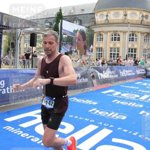 29.06.2025 - hella hamburg halbmarathon Michael Strokosch http://msf.ph/oto/8448896 29.06.2025 10:29:05 Ziel 10351, 16157, 18874, 19142 meine-sportfotos.de