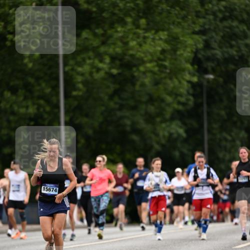 29.06.2025 - hella hamburg halbmarathon Dr. Thomas Lammeyer http://msf.ph/oto/8448899 29.06.2025 10:58:55 Kennedybrücke 1779, 1822, 2600, 3364, 3857, 4039, 4720, 5185, 5309, 5500, 5815, 5856, 5933, 6279, 6583, 6987, 6988, 7670, 7874, 7946, 7986, 9130, 9764, 10331, 11354 meine-sportfotos.de