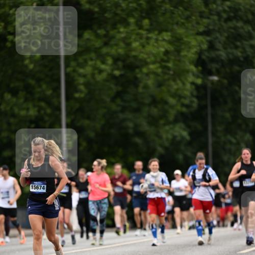 29.06.2025 - hella hamburg halbmarathon Dr. Thomas Lammeyer http://msf.ph/oto/8448920 29.06.2025 10:58:56 Kennedybrücke 1767, 1779, 1822, 2600, 3364, 3857, 4039, 4720, 5185, 5309, 5500, 5815, 5856, 5933, 6279, 6988, 7670, 7874, 7946, 7986, 9130, 9764, 10331, 11354 meine-sportfotos.de