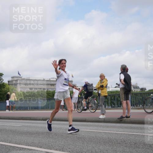 29.06.2025 - hella hamburg halbmarathon Luisa Fischer http://msf.ph/oto/8448921 29.06.2025 10:31:08 Kennedybrücke 1415, 1530, 5903 meine-sportfotos.de