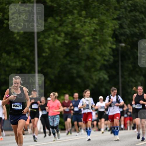 29.06.2025 - hella hamburg halbmarathon Dr. Thomas Lammeyer http://msf.ph/oto/8448946 29.06.2025 10:58:56 Kennedybrücke 1767, 1779, 1822, 2600, 3364, 3857, 4039, 4720, 5185, 5309, 5500, 5815, 5856, 5933, 6279, 6988, 7670, 7874, 7946, 7986, 9130, 9764, 10331, 11354 meine-sportfotos.de