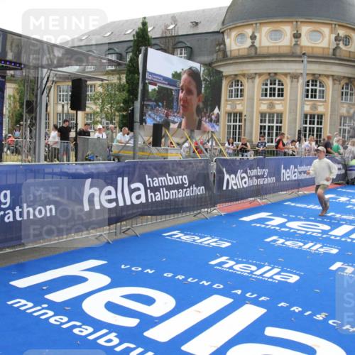 29.06.2025 - hella hamburg halbmarathon Michael Strokosch http://msf.ph/oto/8448951 29.06.2025 10:29:07 Ziel 3043, 10171, 10351, 16157, 18874 meine-sportfotos.de