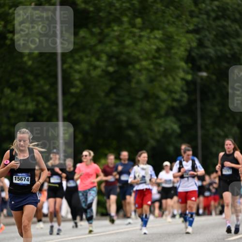29.06.2025 - hella hamburg halbmarathon Dr. Thomas Lammeyer http://msf.ph/oto/8448960 29.06.2025 10:58:56 Kennedybrücke 1767, 1779, 1822, 2600, 3364, 3857, 4039, 4720, 5185, 5309, 5500, 5815, 5856, 5933, 6279, 6988, 7670, 7874, 7946, 7986, 9130, 9764, 10331, 11354 meine-sportfotos.de