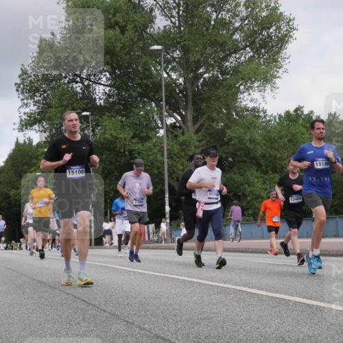 29.06.2025 - hella hamburg halbmarathon Luisa Fischer http://msf.ph/oto/8448996 29.06.2025 10:31:12 Kennedybrücke 5707, 15108, 7764, 1176, 17445, 13400, 19180, 42, 195, 5285, 5707, 7764, 7980, 9855 meine-sportfotos.de