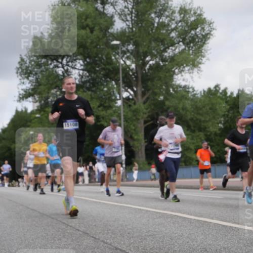 29.06.2025 - hella hamburg halbmarathon Luisa Fischer http://msf.ph/oto/8449008 29.06.2025 10:31:13 Kennedybrücke 15108, 191, 5285, 5707, 7667, 7764, 7980, 9855 meine-sportfotos.de
