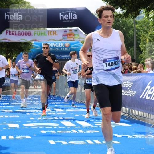 29.06.2025 - hella hamburg halbmarathon Strokosch-Dieckow http://msf.ph/oto/8449009 29.06.2025 10:38:25 Ziel 1042, 1710, 2745, 3014, 3431, 3790, 6095, 7110, 8571, 14905, 14992, 16075, 16280, 18357, 18761 meine-sportfotos.de