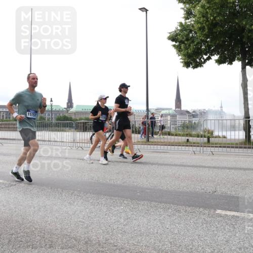 29.06.2025 - hella hamburg halbmarathon Lena Gebhardt http://msf.ph/oto/8449045 29.06.2025 10:30:35 Lombardsbrücke 15757, 12350, 1059, 1472, 1647, 2268, 2505, 2569, 2754, 2755, 2901, 3281, 3443, 3573, 4198, 4575, 4819, 6344, 6556, 6598, 6616, 7071, 7120, 9830, 10880, 11984, 12349, 12350, 12460, 12461, 12504, 12687, 12688, 12710, 13418, 14216, 14421, 14803, 15299, 15757, 15789, 15938, 16504, 16601, 16604, 16735, 16791, 16864, 18046, 18362, 18671, 18795, 18860 meine-sportfotos.de