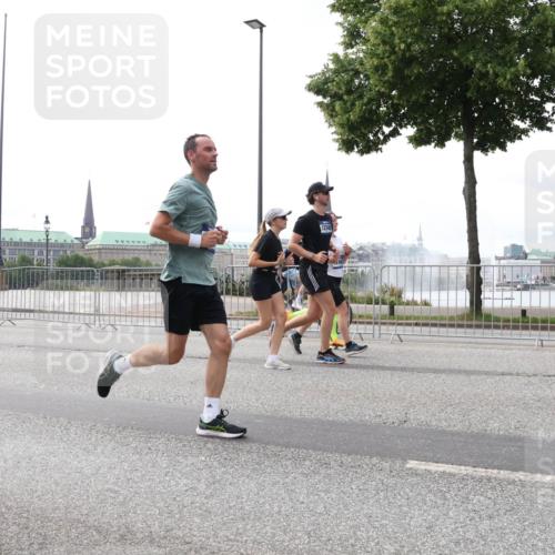 29.06.2025 - hella hamburg halbmarathon Lena Gebhardt http://msf.ph/oto/8449121 29.06.2025 10:30:36 Lombardsbrücke 12349, 1059, 1472, 1647, 2268, 2505, 2569, 2754, 2755, 2901, 3131, 3281, 3443, 3573, 4198, 4575, 4819, 6344, 6556, 6598, 6616, 7071, 7120, 9830, 10880, 11984, 12349, 12350, 12460, 12461, 12504, 12687, 12688, 12710, 13418, 14216, 14421, 14803, 15299, 15757, 15789, 15938, 16504, 16601, 16604, 16735, 16791, 16864, 18046, 18362, 18671, 18795, 18860 meine-sportfotos.de