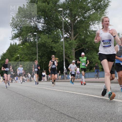 29.06.2025 - hella hamburg halbmarathon Luisa Fischer http://msf.ph/oto/8449149 29.06.2025 10:31:19 Kennedybrücke 7667, 10413, 9855, 5056, 13043, 5285, 5285, 5707, 5939, 7667, 7764, 7980, 9855, 10412, 10413 meine-sportfotos.de
