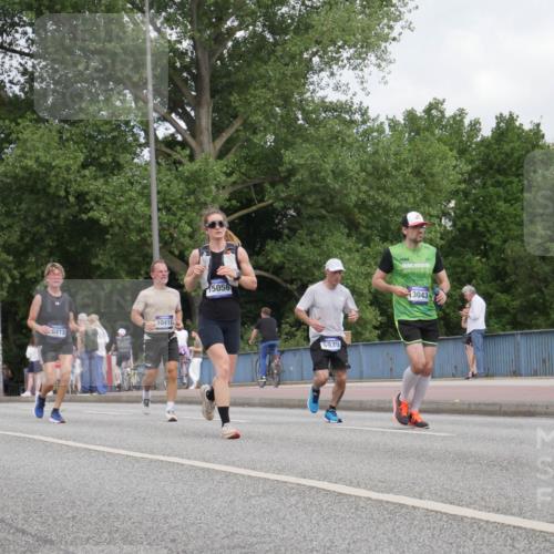 29.06.2025 - hella hamburg halbmarathon Luisa Fischer http://msf.ph/oto/8449171 29.06.2025 10:31:20 Kennedybrücke 97, 0413, 10412, 15056, 5939, 13043, 5285, 5707, 5939, 7497, 7667, 7764, 7980, 9855, 10412, 10413 meine-sportfotos.de