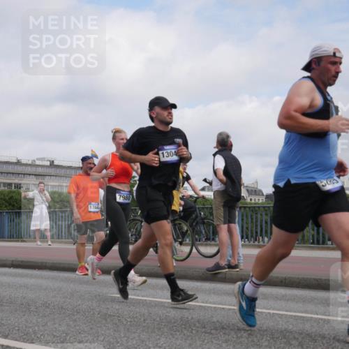 29.06.2025 - hella hamburg halbmarathon Luisa Fischer http://msf.ph/oto/8449190 29.06.2025 10:31:21 Kennedybrücke 17445, 7980, 1304, 53485, 5285, 5707, 5939, 7497, 7667, 7764, 7980, 9855, 10412, 10413 meine-sportfotos.de