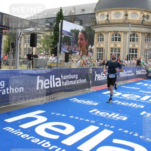 29.06.2025 - hella hamburg halbmarathon Michael Strokosch http://msf.ph/oto/8449209 29.06.2025 10:29:11 Ziel 3043, 8473, 10171, 10351, 16157, 19194 meine-sportfotos.de