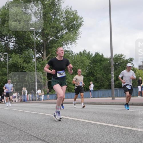 29.06.2025 - hella hamburg halbmarathon Luisa Fischer http://msf.ph/oto/8449221 29.06.2025 10:31:23 Kennedybrücke 7497, 7667, 0412, 939, 50, 5285, 5939, 6102, 7497, 7667, 7980, 10412, 10413 meine-sportfotos.de